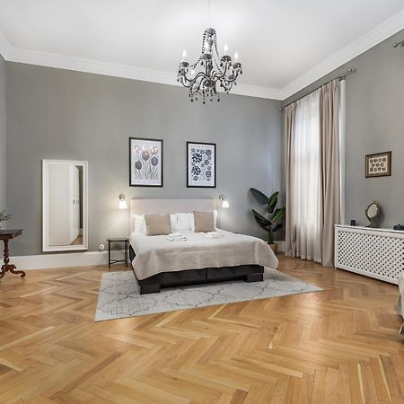Spacious Victorian Residence By Grand Boulevard Budapest Eksteriør billede